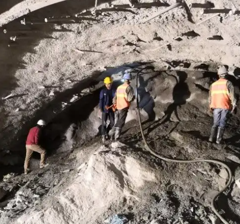 乾安隧道拱顶带模注浆料，微膨胀注浆料的特点及施工工艺